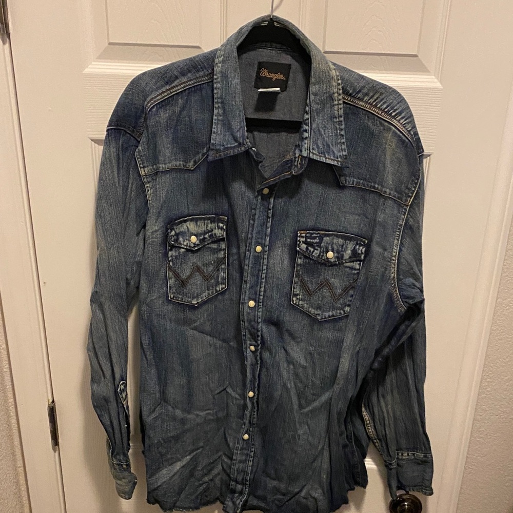Wrangler Men's Faded Blue Denim Shirt
